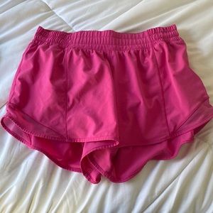 LULULEMON SONIC PINK HOTTY HOT SHORTS